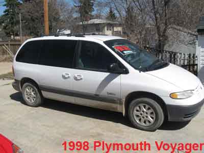 FOR SALE: 1998 Plymouth Voyager Mini Van: White - PIC 1